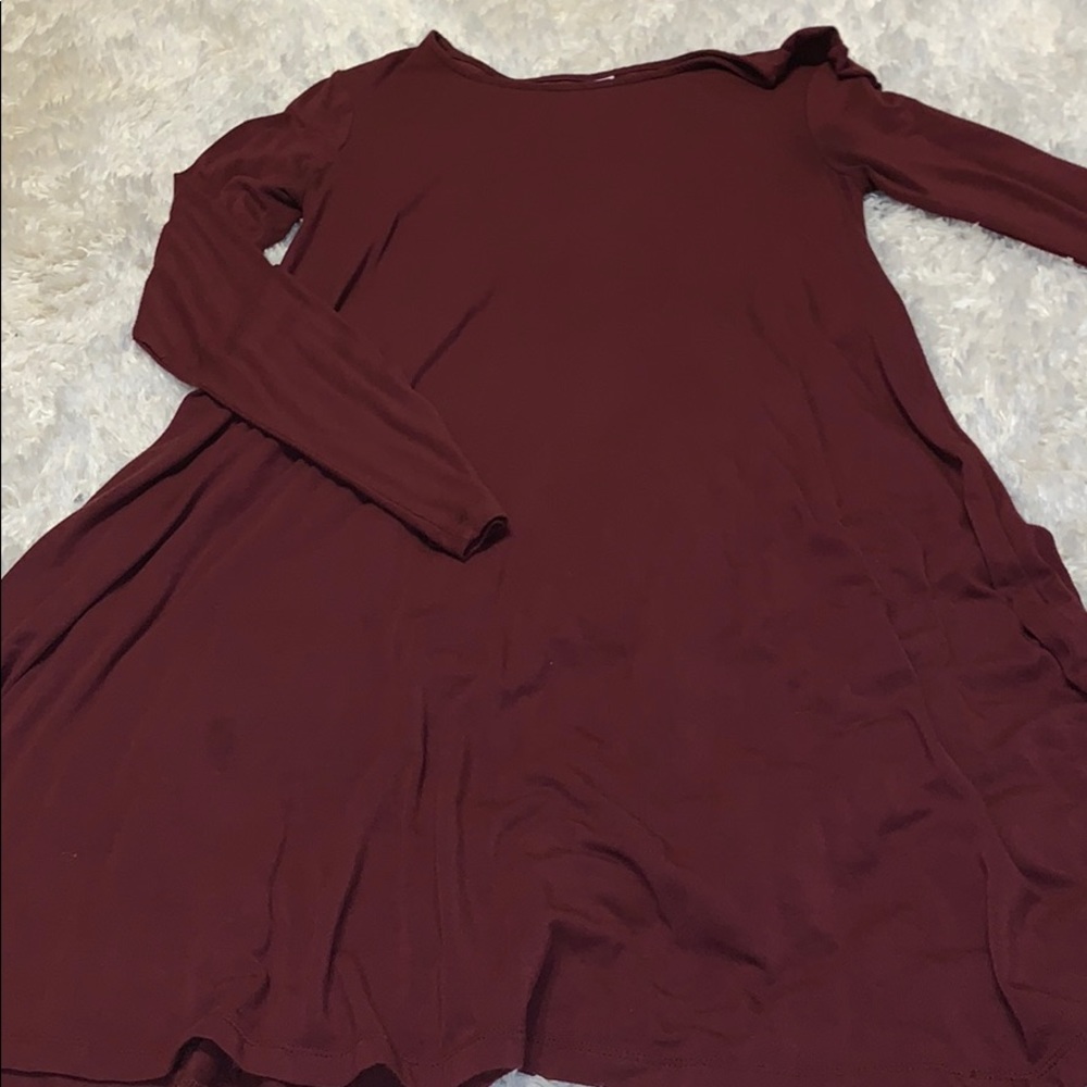 Very comfy, very casual maroon dress